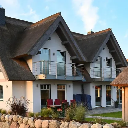 Reethaus Mit Zwei Doppelhaushaelften Fuer 12 Personen Kaept'n Jan