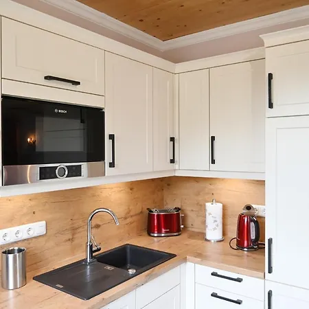 Reethaus Mit Zwei Doppelhaushaelften Fuer 12 Personen Kaept'n Jan Glowe