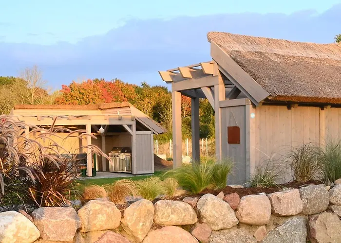 Reethaus Mit Zwei Doppelhaushaelften Fuer 12 Personen Kaept'n Jan גלווה